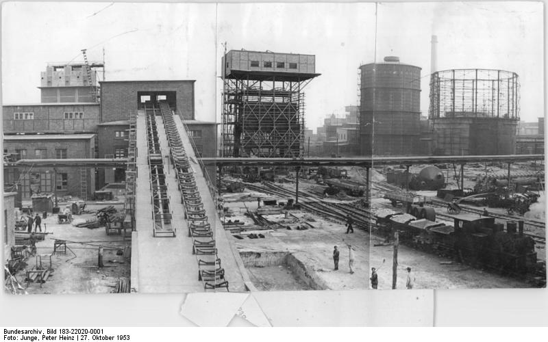 Die Buna-Werke in den fünfzigern (Quelle: Bundesarchiv, Bild 183-22020-0001 / Junge, Peter Heinz / CC-BY-SA)