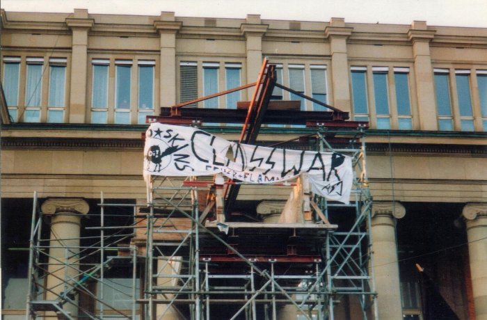 1991: Gemeinsames Transparent der ASJ Stuttgart und der Anarcho-Skins Stuttgart